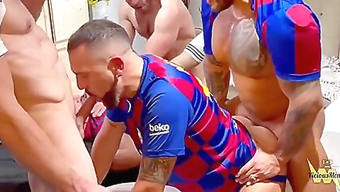 Amateur bareback video featuring a hot and horny adult man