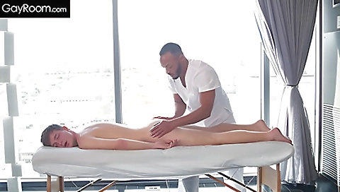 A black masseuse fumbles the twinks spread pink pucker