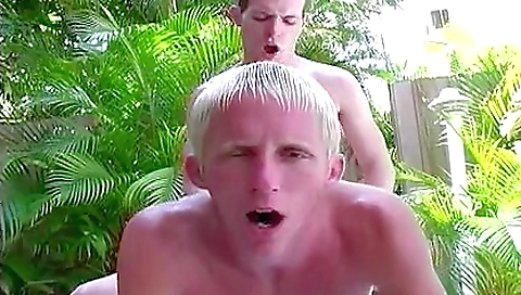 Gorgeous brunette getting her pussy pounded outdoors