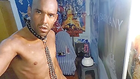 Bdsma bondage video with a hot dude in a tight body