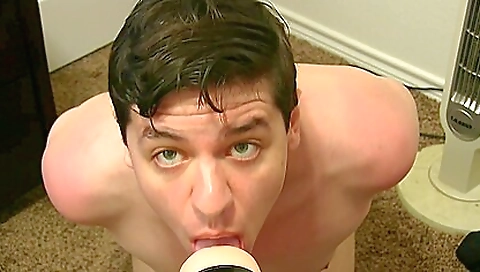 Solo amateur with a big ass is training himself with a dildo