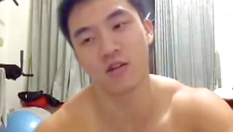 Asian amateur chinese girl gets a creampie in the studio